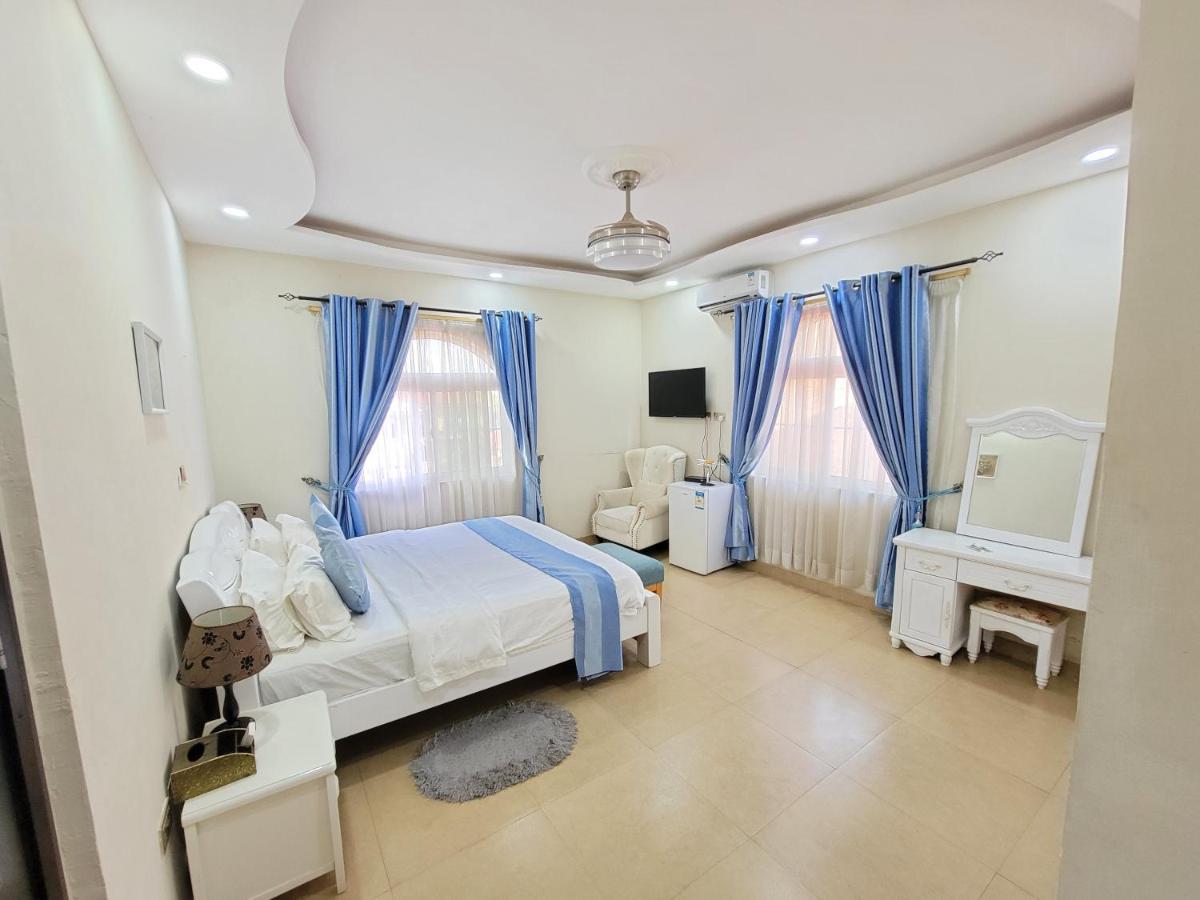 Afri-Royal Hotel Accra Exteriör bild